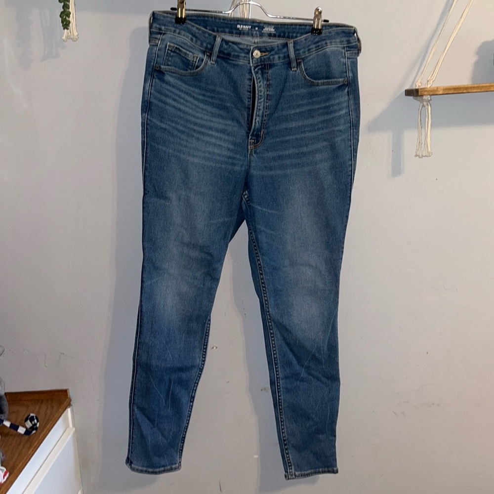 Old Navy Rockstar Super Skinny Jeans